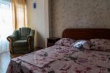 Крым  Штормовое, гостевой дом    Номер»двухкомнатный с мини кухней 1 этаж